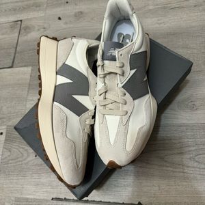 NWB Men’s New Balance 327 Lifestyle size 9.